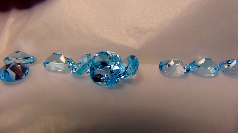 joyas con topacio azul